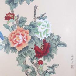 VINTAGE UZAKDOĞU SANATÇI İMZALI , MÜHÜRLÜ , KUŞLAR VE ÇİÇEKLER TEMALI ÇERÇEVELİ TABLO , 86 x 56 cm