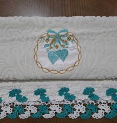 NAKIŞ IŞLEMELİ DANTEL KENAR ÖRTULU HAVLU