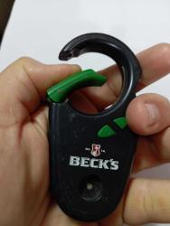 BECK BİRA KAPAK AÇACAGİ. AÇACAK ELEKTRİNİK KİSMİ CALİSİP CALİSMADİGİ DENENENMEDİ HALİYLE KOLEKSİYON DEKORLUK KULLANİMLİK KOLEKSİYON DEKORLUK