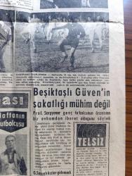 Halka ve Olaylara Tercüman Gazetesi - Turkish Newspaper - 6 Şubat 1963 - Ankara'da feci uçak kazasında ölenler askeri törenle toprağa verildi - Ankara sokakları gözyaşları ile ıslandı Fotoğrafı - albayraklara sarılmış 47 kişi Hacı Bayram camii'nde - annenin ölümü şiiri yazan Necip Fazıl Kısakürek - CHP'den aldığı emri yapan bir parti Yeni Türkiye Partisi - Edirne seller altında Fotoğrafı - Sivas'ta iskambil oynamak yasak - Sülün Osman'ın hocası Kayseri'liyi dolandırdı - Yirmi Sekiz Yıl Sonra İran'da 2 hafta yazan Murat Sertoğlu Yazı Dizisi - Saadet tacı yazan Kerime Nadir Yazı Dizisi - zekat sandıkları yazan Ahmet Kabaklı - Adalet Partisi genel başkanı Ragıp Gümüşpala'nın sözleri - uçak kazasında ölenlere fatihalı uğurlanış Fotoğrafı - Beşiktaş New York turnuvasına gidecek - Beşiktaşlı Güven Önüt'ün sakatlığı mühim değil - verdiği sözü tutan takım Karagümrük - En az gol yiyen kaleci Fenerbahçeli Hazım - milli Lig maçlarında bu haftaki hasılat 246.601 lira - Spor Toto