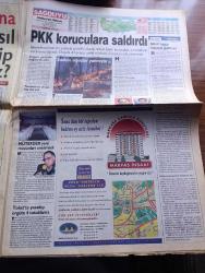 Sağduyu Gazetesi - Turkish Newspaper - 1 Haziran 1999 - uzmanlar Abdullah Öcalan'ın görünüşüne aldanmayın dedi - Abdullah Öcalan kardeşlik ve barış için yaşaması gerektiğini söyleyerek pişmanım dedi Fotoğrafı - şehit yakınları isyan ettiler - DGM'ler değişiyor - DSP pişmanlık yasası istedi - Yunanistan başbakanı Kostas Simitis Öcalan'ın açıklamaları Türk Yunan ilişkilerini zedeleyebilir dedi - PKK'ya destek veren Almanlar Şimdi de Öcalan davasını AİHM'e taşıyor - PKK koruculara saldırdı - Keşmirde mücahitler direnişte - Kosova'da toplu tecavüz var - ABD'den sırplara çağrı Miloseviç'i devirin - İsrail lübnan'ı bombaladı - Abdullah Öcalan'ın yargılandığı tarihi duruşmada mudanya'da kuş uçurtulmadı - Fidan çocuk dergisi sahibi Ali Osman Deniz röportaj - Galatasaray şampiyonluk coşkusunu doyasıya yaşayarak kutlama dersi verdi fotoğraf - Göztepe 17 yıl sonra tekrar birinci ligde - Fenerbahçe'de revizyon - Beşiktaş'ta yabancılar sağlık kontrolünde - sigaraya dakikada 6 kurban