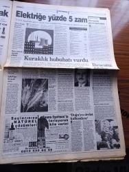 Sağduyu Gazetesi - Turkish Newspaper - 1 Haziran 1999 - uzmanlar Abdullah Öcalan'ın görünüşüne aldanmayın dedi - Abdullah Öcalan kardeşlik ve barış için yaşaması gerektiğini söyleyerek pişmanım dedi Fotoğrafı - şehit yakınları isyan ettiler - DGM'ler değişiyor - DSP pişmanlık yasası istedi - Yunanistan başbakanı Kostas Simitis Öcalan'ın açıklamaları Türk Yunan ilişkilerini zedeleyebilir dedi - PKK'ya destek veren Almanlar Şimdi de Öcalan davasını AİHM'e taşıyor - PKK koruculara saldırdı - Keşmirde mücahitler direnişte - Kosova'da toplu tecavüz var - ABD'den sırplara çağrı Miloseviç'i devirin - İsrail lübnan'ı bombaladı - Abdullah Öcalan'ın yargılandığı tarihi duruşmada mudanya'da kuş uçurtulmadı - Fidan çocuk dergisi sahibi Ali Osman Deniz röportaj - Galatasaray şampiyonluk coşkusunu doyasıya yaşayarak kutlama dersi verdi fotoğraf - Göztepe 17 yıl sonra tekrar birinci ligde - Fenerbahçe'de revizyon - Beşiktaş'ta yabancılar sağlık kontrolünde - sigaraya dakikada 6 kurban