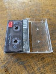 AHU SAĞLAM - HÜZNÜN KOLLARI - KASET