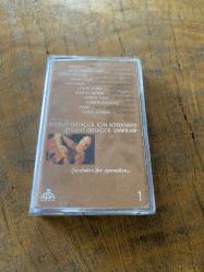 BÜLENT ORTAÇGİL İÇİN SÖYLENMİŞ BÜLENT ORTAÇGİL ŞARKILARI 1 / ŞARKILAR BİR OYUNDUR - ŞEBNEM FERAH / MAVİ SAKAL / MOR VE ÖTESİ... KASET