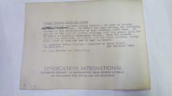 KRAL III. CHARLES'IN (CHARLES PHILIP ARTHUR GEORGE) ORİJİNAL 2'Lİ FOTOĞRAF SETİ - ORIGINAL (2) PHOTOGRAPH OF CHARLES III, (CHARLES PHILIP ARTHUR GEORGE) - 20 x 15 cm EBADINDA - PRENS CHARLES, SAKALLI HEYKELTIRAŞ DAVİD MCFALL'IN GÖZÜNDEN KENDİ PORTRESİNİ GÖRÜYOR. BAY MCFALL, O YAKIŞIKLI KRALİYET BAŞININ ALÇIDAN YAPILMIŞ MODELİNE SON RÖTUŞLARI YAPIYOR. DAVİD MCFALL SON RÖTUŞLARI YAPARKEN PRENS CHARLES HEYKELİNİ İNCELİYOR. - (PRINCE CHARLES HAS BEEN SEEING HIMSELF - AS SEEN BY BEARDED SCULPTOR DAVID MCFALL. MR MCFALL HAS BEEN PUTTING THE FINISHING TOUCHES TO HIS STUDY-PLASTER OF THAT HANDSOME ROYAL HEAD. PRINCE CHARLES EYES HIS SCULPTURE AS DAVID MCFALL ADDS THE FINISHING TOUCHES. 2nd DECEMBER 1975) - ÖZEL ARŞİV