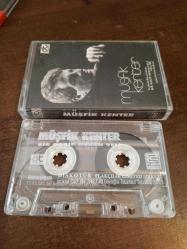 Bir Garip Orhan Veli Müşfik Kenter