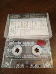 Bir Garip Orhan Veli Müşfik Kenter