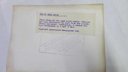 KRAL III. CHARLES'IN (CHARLES PHILIP ARTHUR GEORGE) ORİJİNAL 2'Lİ FOTOĞRAF SETİ - ORIGINAL (2) PHOTOGRAPH OF CHARLES III, (CHARLES PHILIP ARTHUR GEORGE) - 20 x 15 cm EBADINDA -MALL'UN SONUNDAKİ ÇEŞİTLİLİK SARAYININ SARAY SOYTARISI, TATİL HAFTASONU BOYUNCA YİNE İŞ BAŞINDAYDI. FOTOĞRAFTA GÖRÜLDÜĞÜ GİBİ: KRALİYET TARZINDA TAM İSABET: PRENS CHARLES, YÜZÜ YARIŞ PİSTİNDEN SIÇRAYAN ÇAMURLA KAPLI HALDE, ÇAMUR DENİZİNDE SAĞLAM ADIMLI ATI CANDLEWİCK'E ÖDÜLÜNÜ VERİYOR. - (THE COURT JESTER FROM THE PALACE OF VERIETIES AT THE END OF THE MALL WAS AT IT AGAIN DURING THE HOLIDAY WEEKEND. PHOTO SHOWS. ON THE NOSE ROYAL-STYLE: PRINCE CHARLES HIS FACE SPLATTERED BY DIRT FROM THE COURSE OFFERS HIS MOUNT, CANDLEWICK, A REWARD FOR SURE-FOOTEDNESS IN A SEA OF MUD.) - ÖZEL ARŞİV