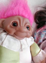 2 ADET TROLL KARAKTER BEBEK, YÜZÜ VİNİL GÖVDE DOLGULU BEZ BEBEKLER BOY