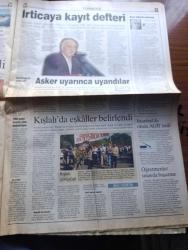 Radikal Gazetesi - Turkish Newspaper - 3 Kasım 1999 - DSP ve MHP'nin Haluk Kırcı çekişmesi büyüyor Fotoğrafı - bedelli askerlik yasası kabul edildi - Nesim Malki'nin defteri Erol Evcil'in evinde çıktı - jandarma işte Ahmet Taner Kışlalı'nın failleri robot resimler - MHP Türk İş'i ele geçirme peşinde - dünyaca ünlü psikopatların beş yıldız verdiği filmler - Fethullah Gülen'i eğitimde kontrol etmek isteyen YÖK - türbana kapı aralandı - Fazilet Partisinde kavga büyüyor - Recai Kutan'dan İsrail işbirliğine vize - Bülent Ecevit'ten Rusya'ya kritik ziyaret - TÜSİAD Yönetim Kurulu Başkanı Erkut Yücaoğlu liderler bizden vize istiyor - Koç Avrupa Ligi'nde - Amerikan pastası filmi sinemalarda özel gösterim - Galatasaray Milan'ı ham yapacak - Galatasaray'ın en büyük kozu Hagi Fotoğrafı - Süleyman Seba destek arıyor - Fenerbahçe'de Zeman son noktayı koydu - Kuşadası çevre kısa filmleri bugün başlıyor - Shakespeare'in 3. Richard'ı Türkiye'de ilk kez Ankara Devlet tiyatrosunda-  Işıl Kasapoğlu'