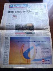 Radikal Gazetesi - Turkish Newspaper - 3 Kasım 1999 - DSP ve MHP'nin Haluk Kırcı çekişmesi büyüyor Fotoğrafı - bedelli askerlik yasası kabul edildi - Nesim Malki'nin defteri Erol Evcil'in evinde çıktı - jandarma işte Ahmet Taner Kışlalı'nın failleri robot resimler - MHP Türk İş'i ele geçirme peşinde - dünyaca ünlü psikopatların beş yıldız verdiği filmler - Fethullah Gülen'i eğitimde kontrol etmek isteyen YÖK - türbana kapı aralandı - Fazilet Partisinde kavga büyüyor - Recai Kutan'dan İsrail işbirliğine vize - Bülent Ecevit'ten Rusya'ya kritik ziyaret - TÜSİAD Yönetim Kurulu Başkanı Erkut Yücaoğlu liderler bizden vize istiyor - Koç Avrupa Ligi'nde - Amerikan pastası filmi sinemalarda özel gösterim - Galatasaray Milan'ı ham yapacak - Galatasaray'ın en büyük kozu Hagi Fotoğrafı - Süleyman Seba destek arıyor - Fenerbahçe'de Zeman son noktayı koydu - Kuşadası çevre kısa filmleri bugün başlıyor - Shakespeare'in 3. Richard'ı Türkiye'de ilk kez Ankara Devlet tiyatrosunda-  Işıl Kasapoğlu'