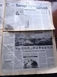 Zaman Gazetesi - Turkish Newspaper - 9 Şubat 2000 - PKK ve Hizbullah sonrası için yeniden yapılanma hamlesi başladı - insan hakları örgütünden suçlama Çeçenistan'da sivil katliam yapılıyor - Almanya'daki dava Metin Kaplan olay çıkardı - Ahmet Kaya Türkçe küfür eden polislerimizi bile özledim dedi fotoğraf - Hizbullahı arşiv çökertecek - Danıştay'dan Merve Safa Kavakçı'ya ret - depremzedenin feryadı - Kuzey Irak eyaletleşiyor - Avrupa Birliği Türkiye'den memnun - dışarıdakiler yazan Eyüp Can Yazı Dizisi - Süleyman Demirel patates inceledi - Abdullah Gül'e karşı Numan Kurtulmuş - Cengiz Çandar benim şehirlerim - Bornova'da çarşı pazar açıldı fotoğraf - Tema vakfı başkanı Hayrettin Karaca doğulu gençlere barış toprağın bağrında dedi fotoğraf - Hakan Şükür'e övgü - Beşiktaş pusuya yattı - Trabzonspor teknik direktörü Giray Bulak Arif Erdem emek hırsızı dedi - Ülker coachu Murat Didin Cibona'yı patlatırız - Fenerbahçe'de başkanlık için hazırlanan Vefa Küçük iddialı geliyor - Aziz Yıldırım