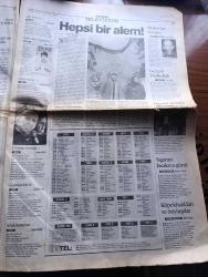 Zaman Gazetesi - Turkish Newspaper - 9 Şubat 2000 - PKK ve Hizbullah sonrası için yeniden yapılanma hamlesi başladı - insan hakları örgütünden suçlama Çeçenistan'da sivil katliam yapılıyor - Almanya'daki dava Metin Kaplan olay çıkardı - Ahmet Kaya Türkçe küfür eden polislerimizi bile özledim dedi fotoğraf - Hizbullahı arşiv çökertecek - Danıştay'dan Merve Safa Kavakçı'ya ret - depremzedenin feryadı - Kuzey Irak eyaletleşiyor - Avrupa Birliği Türkiye'den memnun - dışarıdakiler yazan Eyüp Can Yazı Dizisi - Süleyman Demirel patates inceledi - Abdullah Gül'e karşı Numan Kurtulmuş - Cengiz Çandar benim şehirlerim - Bornova'da çarşı pazar açıldı fotoğraf - Tema vakfı başkanı Hayrettin Karaca doğulu gençlere barış toprağın bağrında dedi fotoğraf - Hakan Şükür'e övgü - Beşiktaş pusuya yattı - Trabzonspor teknik direktörü Giray Bulak Arif Erdem emek hırsızı dedi - Ülker coachu Murat Didin Cibona'yı patlatırız - Fenerbahçe'de başkanlık için hazırlanan Vefa Küçük iddialı geliyor - Aziz Yıldırım