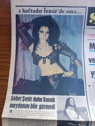 Yeni Asır Sarmaşık Gazetesi - Turkish Newspaper - 19 Şubat 1972 - tiyatro sevgisi daha ağır bastı Müjdat Gezen ve İlhan Daner yuvaya döndü Fotoğraf - Seher Şeniz daha Konak meydanını bile görmedi Fotoğrafı - Ayben Erman çillerim benim her şeyim diyor Fotoğrafı - Jackie Onassis bir fotoğrafçı yüzünden mahkemede 2 saat ifade verdi - Bahar Erdeniz'in kaprislerinden bıkan menajeri Yılmaz Koç şimdi yeni bir yıldız yaratacağım diyor Fotoğrafı - Cüneyt Arkın burdur'da deprem ile ilgili film çekiyor - Fatma Girik Fotoğrafı - Landru ve cinayetleri - hırsız oynayanlar Cüneyt Algür Suna Sunay Zeki Tüney Özcan Bilge Talat Gözbak Sabahat Işık Foto Roman - Ersen Pop Folk'u anlatıyor - Ege'de haftanın plakları - My Boy Richard Harris söylüyor - kederli yıllar oynayanlar Meliha Şoray Eyüp Uyanıkoğlu Mehmet Özekit Nazlı Ece Ferda Büyükgüneş Foto Roman - futbolda siyah tehlike - 8 Afrika ülkesi Avrupa'da boy göstermek için kıyasıya mücadeleye girişti - John Miller futbol topu dikerek milyoner oldu foto