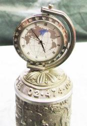 ViNTaGe MİLENYUM ZiNN MeTaL DEKORLU KAİDELİ MaSa SaaTi...