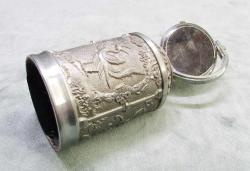 ViNTaGe MİLENYUM ZiNN MeTaL DEKORLU KAİDELİ MaSa SaaTi...