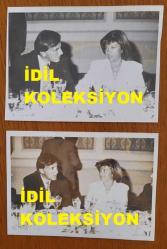 TÜRKİYE CUMHURİYETİ ESKİ BAŞBAKANI TANSU ÇİLLER'İN ORİJİNAL 2'Lİ AJANS-BASIN FOTOĞRAFI SETİ - 11 x 8 cm EBADINDA - TANSU ÇİLLER YEMEK MASASINDA Eczacıbaşı Holding sahiplerinden ve Tüsiad Başkanı Bülent Eczacıbaşı ile SOHBET EDERKEN ÇEKİLMİŞ 2 FARKLI KARE