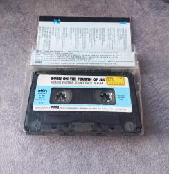 BORN ON THE FOURTH OF JULY FİLM MÜZİĞİ KASETİ KONDİSYON YÜKSEK KOLEKSİYONLUK NADİR