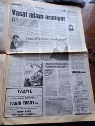 Milli Gazete - Turkish Newspaper - 13 Nisan 2000 - dostluk kurmak neden zordur yazan İsmet Özel - Bosna'daki birliğimiz döndü - Alaattin Çakıcı'nın koğuşundan yeni cep telefonu - Mesut Yılmaz'ın dosyası şaibeli - İstiklal marşı'mızın yazarı Mehmet Akif'in oğlu Tahir Ersoy hakka yürüdü Fotoğrafı - Diyanet işleri Başkanı Mehmet Nuri Yılmaz enflasyon hutbesi verdi - işadamı Rahmi Koç vergi rekortmeni  - UEFA Kupası yarı finali öncesinde İngiliz holiganların vatandaşlarımıza saldırısı sürüyor fotoğraf - Selahattin Yusuf ve diğerleri yazan Hakan Albayrak - Mücahitler Rus devriyesine saldırdı - Sadettin Tantan'ın açıklamasına göre Bilderberg anti komünistmiş - Harun Yahya'nın eserleri - Ebruli yazan Ayşe Kara - televizyon programı - Fenerbahçe'nin averajı eksiye düştü - Erzurumspor'un Boşnak kalecisi Adnan Guşo Dünya karmasında - Galatasaray teknik direktörü Fatih Terim Leeds United maçında çıkan olayların kan davasına dönüşmemesini istedi - Hagi futbolu düşünüyoruz - voleybol final four