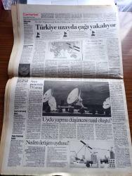Cumhuriyet Gazetesi - Turkish Newspaper - 5 Eylül 1994 - polis Barış haftası etkinliklerine katılmak isteyen sanatçıları karakola götürdü - Ali Rıza Dizdar Lale Mansur Atıf Yılmaz Orhan Alkaya Jülide Kural Şanar Yurdatapan gözaltına alındı Fotoğrafı - Bülent Ecevit'in iktidara yürüyüş planı - İstanbul'da tangolu geceler - Profesör Uğur Derman öldü - Cumhurbaşkanı Süleyman Demirel Macaristan'a gidiyor - terörle mücadele mi fikirle mücadele mi yazan İlhan Selçuk - Sivas Kongresi törenlerine katılan  Murat Karayalçın yanlış hesap peşinde koşanları uyardı - Mehmet Sincar anıldı - CHP'li Ertuğrul Günay da DSP yolcusu - İngiltere başbakanı John Major IRA ile masaya oturmuyor - Rusya çeçen lider Dudayev'in istifasını istedi - Mehmet Ali Birand için yeni soruşturma - TRT müzesinde geçmişe yolculuk - Nejat Uygur tiyatrosu - Türkan Şoray ve Ekrem Bora Kadın severse de başrollerde Fotoğrafı - Zeki Alasya ve Metin Akpınar'ın başrollerini paylaştığı hastane dizisi Atv'de Fotoğrafı - Galatasaray