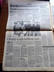 Cumhuriyet Gazetesi - Turkish Newspaper - 23 Ağustos 1994 - öğretmenlik borsada - biniciler bastırdı Koç büyük Konstantinus'tan Fatih Sultan Mehmet'e konulu sempozyumu iptal etti - Erken seçim yolu açılıyor - Dev Sol 3 itirafçıyı öldürdü - Ankara Bursa İzmir Antalya ve Konya'daki yangınlarda sabotaj olasılığı - Garanti bankası'ndan sendikal baskı - Fatih askerlik şubesine bomba 3 ölü 4 yaralı - İmam Hatip için partilerden işbirliği - solun kılavuzu yazan İlhan Selçuk - her yerde Fethullah yazan Hikmet Çetinkaya - Nadir Nadi eşi Berin hanım ve Yaşar Kemal birlikte Fotoğrafı - Diyarbakır valisi Doğan Hatipoğlu'ndan Başbakan Tansu Çillere su uyarısı - Refah Partisi hükümete şartlı destek vaat etti - küba'ya abluka tehdidi - Şeriat ve Alevilik yazan Cemal Şener Miyase İlknur Yazı Dizisi - Şahkulu Sultan Derneği Başkanı Mehmet Ali Yılmazkaya - Fenerbahçe Azerbaycan'ın Turan takımıyla en rahat maçını yapıyor - Galatasaray rakibi Avenir Beggen İzmir'de - Hayrettin için Galatasaray bitti