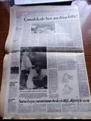 Cumhuriyet Gazetesi - Turkish Newspaper - 23 Ağustos 1994 - öğretmenlik borsada - biniciler bastırdı Koç büyük Konstantinus'tan Fatih Sultan Mehmet'e konulu sempozyumu iptal etti - Erken seçim yolu açılıyor - Dev Sol 3 itirafçıyı öldürdü - Ankara Bursa İzmir Antalya ve Konya'daki yangınlarda sabotaj olasılığı - Garanti bankası'ndan sendikal baskı - Fatih askerlik şubesine bomba 3 ölü 4 yaralı - İmam Hatip için partilerden işbirliği - solun kılavuzu yazan İlhan Selçuk - her yerde Fethullah yazan Hikmet Çetinkaya - Nadir Nadi eşi Berin hanım ve Yaşar Kemal birlikte Fotoğrafı - Diyarbakır valisi Doğan Hatipoğlu'ndan Başbakan Tansu Çillere su uyarısı - Refah Partisi hükümete şartlı destek vaat etti - küba'ya abluka tehdidi - Şeriat ve Alevilik yazan Cemal Şener Miyase İlknur Yazı Dizisi - Şahkulu Sultan Derneği Başkanı Mehmet Ali Yılmazkaya - Fenerbahçe Azerbaycan'ın Turan takımıyla en rahat maçını yapıyor - Galatasaray rakibi Avenir Beggen İzmir'de - Hayrettin için Galatasaray bitti