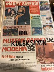 HAFTA SONU GAZETESİ - DOĞUM GÜNÜ HEDİYESİ (TURKİSH - NEWSPAPER) - TAM TAKIM 16 SAYFADIR -  23 EKİM 1992 - Sayı: 43 -Adolfo Saracho-Gülgün Feyman-Jülide Ateş-Aida Pekkan-Ersin Faralyalı-Antoinette Henderson-Patricia Kendal-Filiz Aker-Tanju-Barış Kocaoğlu-Aykut Oray-Orhan Veli-Oğuz Yalçın-Selahattin Erköse-Murat Erköse-Şaban Erköse-Okay Temiz-Cem Karaca-Cahit Berkay-Uğur Dündar-Halit Çapın-Burhan Çaçan-Özlem Tekin-Necivan Özel-Ramiz Dağlı-Hüseyin Keten-Arslan Güven-Fikret Hakan-Tolga Aşkıner-Zeynep Hanım-Nisa Serezli-Barış Kocaoğlu-Tayyar Yıldız-Selma Güneri-Asım Ekren-Zeynep Özkan-Milli Damadı-Müjgan-Uğur-Zeki Müren-Suna Yıldızoğlu-Tuna Sevim-Yasemin Tunagiller-Filiz-Yüksel Şengül-Kayahan-Lale Savaşkan-İskender-Bircen Uslu Sılan-Sinan Özbalan-Nilüfer-Nükhet Duru-Savaronna-Suna Özkaraoğlu-Zeki Müren-Ergun Turgut-Çetin Alp-Talat Bulut-Öztürk Serengil-Hülya Uğur-Pelin Körmükçü-Kerem Yılmazer-Kamuran Akkor-Bülent Ersoy-Fahrettin Aslan-Gönül Akkor-Semiramis Pekkan-Ajda Pekkan-Murat Soydan-Fe