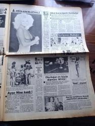 Sabah Gazetesi - Turkish Newspaper - 2 Haziran 1985 - Güney Petrol halkı dolandırdı - Mehmet Ali Ağca'yı idam etmemek için formül aranıyor - Papandreu Türk düşmanlığı yaparak bugünkü seçimi kazanacak - Fenerbahçeli taraftarlar Sakıp Sabancı'nın sattığı biletleri kapıştı Fotoğrafı - İstanbul'da en temiz Deniz Kilyos Şile Çınarcık ve Arnavutköy - migros'ta değişen fiyatlar - cinsel sorunlarınız yazan psikolog doktor Arthur Stone - İngiltere'de takvim güzel seçilen Janine James Fotoğrafı - Turgut Özal bakanlarını intihan ediyor - İş Bankası Pirelli ile ortak çelik tesisi kuracak - bu gece seninim oynayanlar Simone Pelei Claudio Aliotti Foto Roman - Gönül abla Dert köşesi - James Bond çizgi roman - Fenerbahçe sahasında Antalyaspor'u yenerse şampiyonluk turu atacak - Beşiktaşlılar Ankara'ya giderken inşallah bu deplasmanı boşuna yapmıyoruz dediler - Ayten Gökçer ve Çetin Tekindor tarla kuşu adlı televizyon oyununun çekimlerinde Fotoğrafı - Füsun Erbulak ve Füruzan kitapları en çok okunanlar