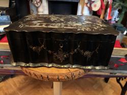 1900 başları Sedef işlemeli ingiliz dikiş kutusu 32 cm 23,5 cm 12 cm ölçülerinde