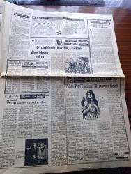Halka ve Olaylara Tercüman Gazetesi - Turkish Newspaper - 3 Mayıs 1970 - Türkiye İş Bankası - trafik kazasında Mehmet Kurt adında bir Jandarma eri öldü yedi er yaralandı - köylü kadını şehir kadınından mutludur münazarası - B.A.C. başkanı Nasır 1 Mayıs bayramı dolayısıyla yaptığı konuşmada İsrail'in Rus pilotları hakkındaki iddiaları yalanlamadı - Apollo 13'teki kazaya kısa devre sebep olmuş - Üç Bin Kadar yazan Tarık Buğra - SIR aerosol böcek ilacı - Kara Orkun ormanlar kraliçesi yazan Mirat Sırdaş çizen Şahap Ayhan - Battal Gazi'nin torunu yazan Murat Sertoğlu Yazı Dizisi - Yörük Ali Pehlivan yazan Eski Bir Pehlivan - Milli Eğitim ve turizm bakanlarına yazan İbrahim Minnetoğlu - doktorunuz diyor ki Dr. Kamran Şenel - kendini kurtaran şehir kahramanmaraş'ın kurtuluş destanı yazan Murat Sertoğlu Yazı Dizisi - dünyayı sarsan casusluk olayının içyüzü yüksek uçuş harekatı Yazan Francis Gary Powers Yazı Dizisi - Barzani anlatıyor konuşan Lütfü Akdoğan fotoğraflar Ahmet Bedri Yazı Dizisi -