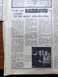 Halka ve Olaylara Tercüman Gazetesi - Turkish Newspaper - 3 Mayıs 1970 - Türkiye İş Bankası - trafik kazasında Mehmet Kurt adında bir Jandarma eri öldü yedi er yaralandı - köylü kadını şehir kadınından mutludur münazarası - B.A.C. başkanı Nasır 1 Mayıs bayramı dolayısıyla yaptığı konuşmada İsrail'in Rus pilotları hakkındaki iddiaları yalanlamadı - Apollo 13'teki kazaya kısa devre sebep olmuş - Üç Bin Kadar yazan Tarık Buğra - SIR aerosol böcek ilacı - Kara Orkun ormanlar kraliçesi yazan Mirat Sırdaş çizen Şahap Ayhan - Battal Gazi'nin torunu yazan Murat Sertoğlu Yazı Dizisi - Yörük Ali Pehlivan yazan Eski Bir Pehlivan - Milli Eğitim ve turizm bakanlarına yazan İbrahim Minnetoğlu - doktorunuz diyor ki Dr. Kamran Şenel - kendini kurtaran şehir kahramanmaraş'ın kurtuluş destanı yazan Murat Sertoğlu Yazı Dizisi - dünyayı sarsan casusluk olayının içyüzü yüksek uçuş harekatı Yazan Francis Gary Powers Yazı Dizisi - Barzani anlatıyor konuşan Lütfü Akdoğan fotoğraflar Ahmet Bedri Yazı Dizisi -