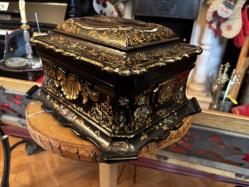 1900 başları Fransız Sedef işlemeli dikiş kutusu 31 cm 26 cm 16 cm ölçülerinde