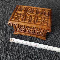 Ahşap Malzemeden El Yapımı Takı Kutusu