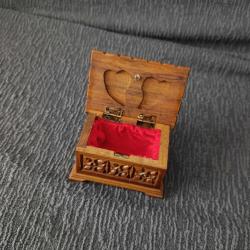 Ahşap Malzemeden El Yapımı Takı Kutusu
