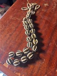 Siyah beyaz  cezaevi işi  boncuk  sallam