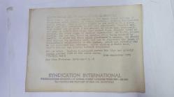 KRAL III. CHARLES'IN (CHARLES PHILIP ARTHUR GEORGE) ORİJİNAL 3'LÜ HABER AJANSI BASIM FOTOĞRAFI SETİ - NEWS AGENCY PHOTO (3)OF CHARLES III, (CHARLES PHILIP ARTHUR GEORGE) - 20 x 15 cm EBADINDA - PAZARTESİ GÜNÜ (29-9-1975) GÜNEY LONDRA'DAKİ GREENWİCH KRALİYET DENİZCİLİK KOLEJİ'NDE BİRKAÇ ENDİŞELİ AN YAŞANDI. GERÇEKTE PANİK HAVASI YOKTU. KAPTAN R.E. WİLSON DUDAKLARINI BÜZDÜ VE SESSİZCE KOL SAATİNE BİR KEZ DAHA BAKTI. KOLEJİN BAŞKANI TUĞAMİRAL DEREK BAZALGETTE VE BİRİNCİ SUBAY PATRİCİA WİNTERS, PRENS CHARLES'I BEKLİYORDU. - (THERE WERE A FRW ANXIOUS MOMENTS AT THE ROYAL NAVAL COLLEGE AT GREENWICH, SOUTH LONDON, ON MONDAY (29-9-1975). NOTHING AQPPROACHING PANIC, REALLY. CAPTAIN R.E. WILSON PURSES HIS LIPS AND QUIETLY STEALS ANOTHER LOOK AT HIS WRIST WATCH. REAR ADMIRAL DEREK BAZALGETTE, ADMIRAL PRESIDENT OF THE COLLEGE, AND WREN FIRST OFFICER PATRICIA WINTERS STAND BY FOR PRINCE CHARLES.) - ÖZEL ARŞİV