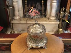 metal ve camdan el boyama fransız kurabiyelik - 14 cm çapında 15 cm boyunda