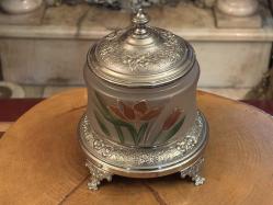 metal ve camdan el boyama fransız kurabiyelik - 14 cm çapında 15 cm boyunda