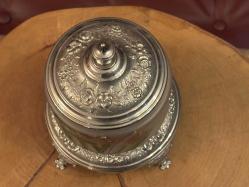 metal ve camdan el boyama fransız kurabiyelik - 14 cm çapında 15 cm boyunda