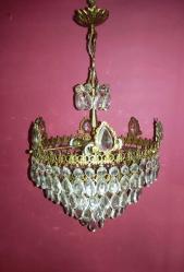 14594-ANTİKA MUHTEŞEM GÜZELLİKDE PİRİNÇ FRANSIZ  SWAROVSKİ KRİSTAL TAŞLAR DÖŞELİ KRAL TAÇLI ÇEMBER AVİZE