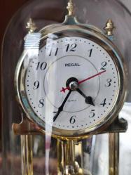 Cam Fanus Regal Antika Masa Saati