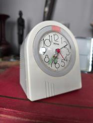 Nova Quartz alarmlı masa saati