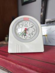 Nova Quartz alarmlı masa saati