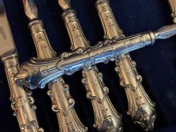 1900 ler başı İngiliz ahşap kutusunda 24 parça gümüş saplı servis bıçağı ve çatalı