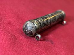 Savat işçilikli gümüş hamayıl 17 gram ağırlığında 7,5 cm boyunda