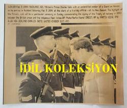 KRAL III. CHARLES'IN (CHARLES PHILIP ARTHUR GEORGE) ORİJİNAL HABER AJANSI BASIM FOTOĞRAFI (KAĞIT BASKI) - NEWS AGENCY PHOTO (PAPER PRINT) OF CHARLES III, (CHARLES PHILIP ARTHUR GEORGE) - 19 x 16 cm EBADINDA - PRINCE CHARLES VISITED NEW ZEALAND.. 1994