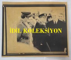 KRAL III. CHARLES'IN (CHARLES PHILIP ARTHUR GEORGE) ORİJİNAL HABER AJANSI BASIM FOTOĞRAFI (KAĞIT BASKI) - NEWS AGENCY PHOTO (PAPER PRINT) OF CHARLES III, (CHARLES PHILIP ARTHUR GEORGE) - 21 x 18 cm EBADINDA - PRINCE CHARLES,  1989