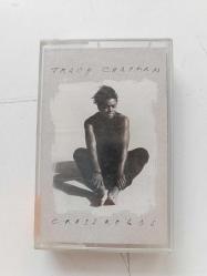 TRACY CHAPMAN CROSSROADS KASET   TEYP KASETİ SORUNSUZ SAGLAM  ( NO 1113