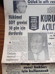 Milliyet Gazetesi - Turkish Newspaper - 16 Ekim 1964 - Kasım Gülek'in affı reddedildi - hükümet Devlet Demir Yolları grevini 30 gün için durdurdu - Zenci Lider Martin Luther King Nobel armağanını zenci hakları için kullanacak Fotoğrafı - CHP kurultayı bugün açılıyor - 28 mahkumun affını adli tıp geri çevirdi - Cizre'de kaçırılan 5 kişi başlarına geleni anlattı Fotoğrafı - bankaların ikramiyeleri yeni şartlara tabi tutuldu - Milli Eğitim teftiş heyeti başkanı Ekrem Üçyiğit  Atatürk devrini diktatörlük olarak vasıflandırdı - İngilterede seçimlerde İşçi Partisi şanslı görülüyor - 150 milyonluk bir blok yazan Ahmet Emin Yalman - minimini beyler yazan Çetin Altan - Fruko 1 milyon liralık hediye dağıtıyor - Poker Play tıraş bıçakları - Avrupa kupa galipleri turnuvasının ikinci turunda Galatasaray'ın rakibi Legia - Tokyo 1964 olimpiyatları - Güreş Federasyon reisi Suat Bolayır aldığımız neticeler talihsizlik dedi - Austria Kalecisi Özcan Arkoç'u bekleyen büyük imtihan - Kara yıldırım Hayes