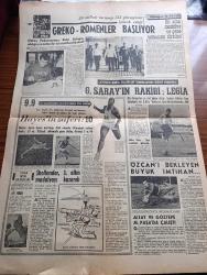 Milliyet Gazetesi - Turkish Newspaper - 16 Ekim 1964 - Kasım Gülek'in affı reddedildi - hükümet Devlet Demir Yolları grevini 30 gün için durdurdu - Zenci Lider Martin Luther King Nobel armağanını zenci hakları için kullanacak Fotoğrafı - CHP kurultayı bugün açılıyor - 28 mahkumun affını adli tıp geri çevirdi - Cizre'de kaçırılan 5 kişi başlarına geleni anlattı Fotoğrafı - bankaların ikramiyeleri yeni şartlara tabi tutuldu - Milli Eğitim teftiş heyeti başkanı Ekrem Üçyiğit  Atatürk devrini diktatörlük olarak vasıflandırdı - İngilterede seçimlerde İşçi Partisi şanslı görülüyor - 150 milyonluk bir blok yazan Ahmet Emin Yalman - minimini beyler yazan Çetin Altan - Fruko 1 milyon liralık hediye dağıtıyor - Poker Play tıraş bıçakları - Avrupa kupa galipleri turnuvasının ikinci turunda Galatasaray'ın rakibi Legia - Tokyo 1964 olimpiyatları - Güreş Federasyon reisi Suat Bolayır aldığımız neticeler talihsizlik dedi - Austria Kalecisi Özcan Arkoç'u bekleyen büyük imtihan - Kara yıldırım Hayes